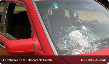 La voiture de Daniel Batethi après l'agression