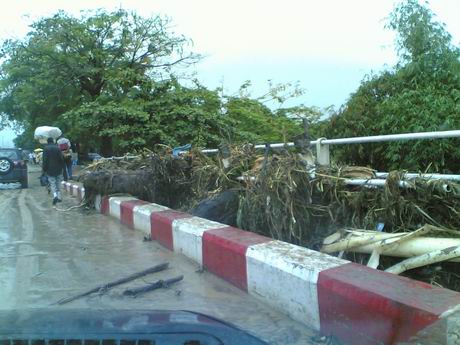 Pont inondé Hopital Kintambo